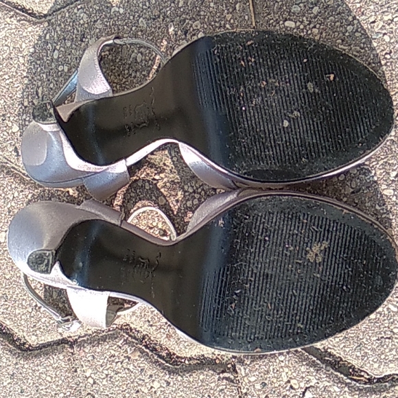 Nina high heel shoes, Size 6 1/2, Silver - Picture 4 of 5